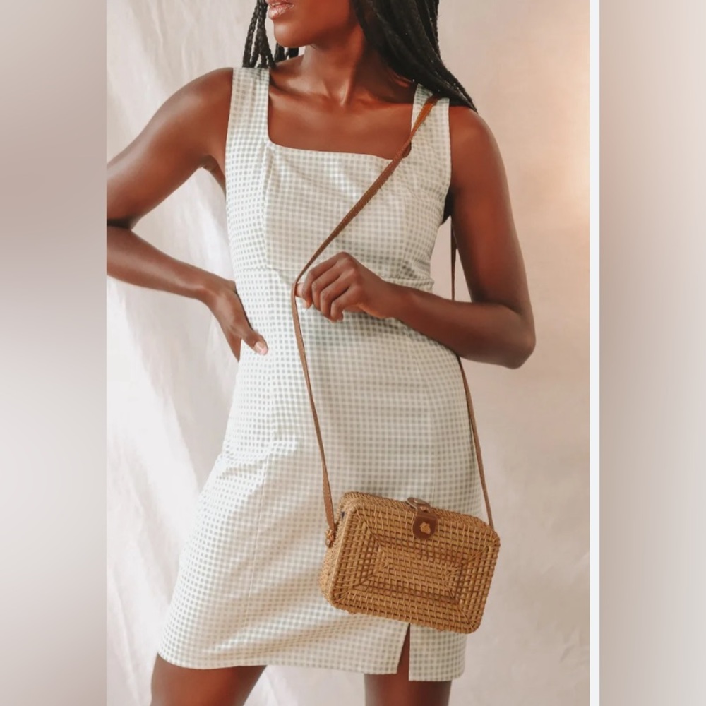 Straw crossbody purse